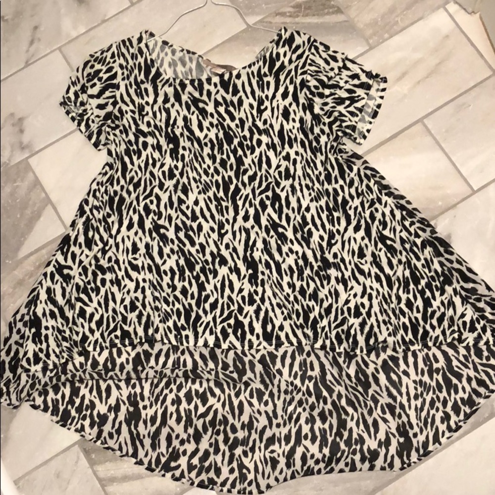 HiLo Cheetah Flowy Shirt